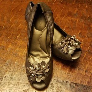 Bandolino Woman's Shoe Size 5.5